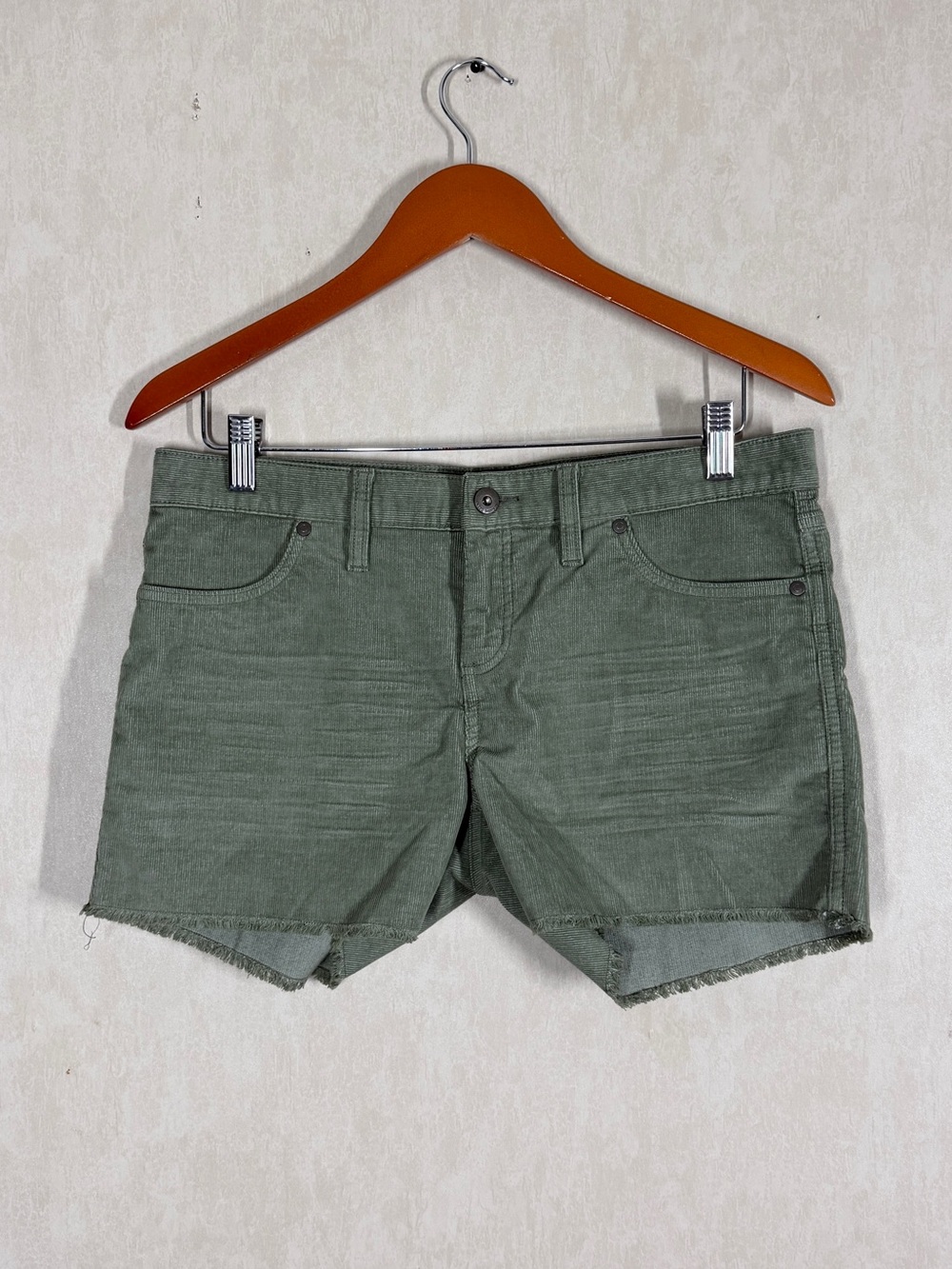 NWT Carve Designs Women’s Organic Cotton Corduroy Oahu Shorts in Moss 4